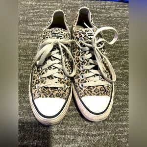 Converse Chuck Taylor Animal print low top size 5M/7W
